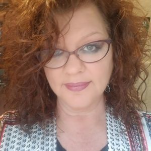 Meet your Posher, Elaine